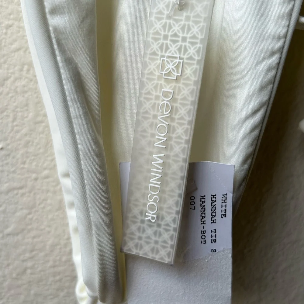 NWT DEVON WINDSOR White Hannah Tie Bikini Bottoms Sz L